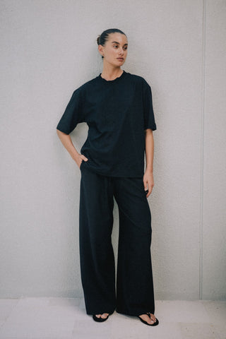 Ella Boyfriend Tee - Black