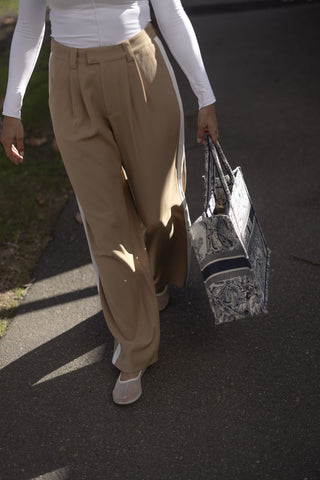 Addison Trouser - Camel/White