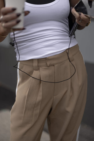 Addison Trouser - Camel/White